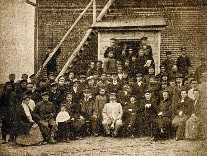 Иллюстрация из книги «Как же строиться деревне?»